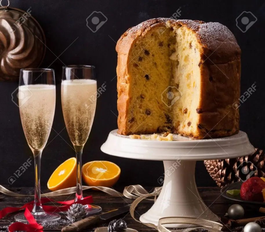 Panettone and sparkling wine: Italy for Christmas