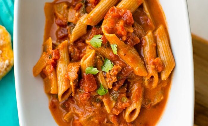 Pasta with stew. Video recipe