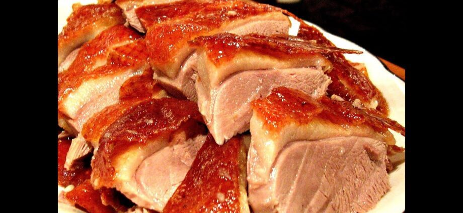 Peking duck: a Chinese recipe. Video