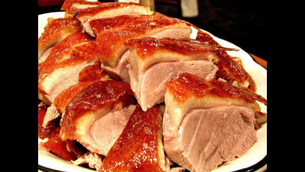 Peking duck: a Chinese recipe. Video