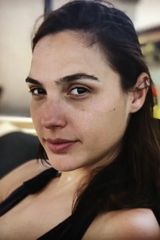 Photos of beauties without makeup: how the makeup of girls changes