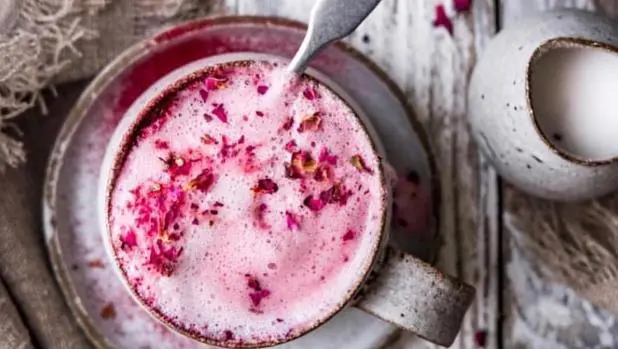 Pink latte, what is it and where to try trendy coffee