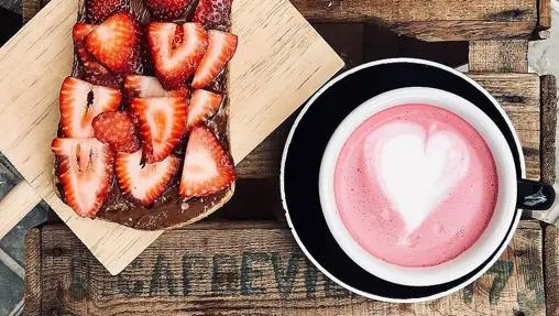 Pink latte, what is it and where to try trendy coffee