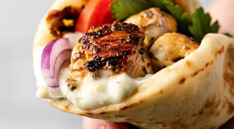 Pita roll with chicken: video recipe