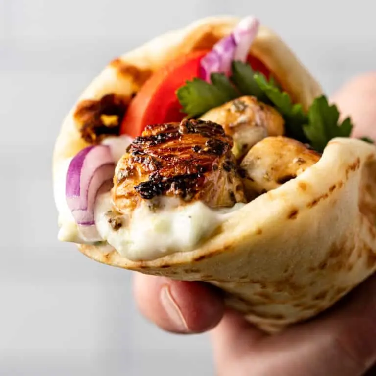 Pita roll with chicken: video recipe