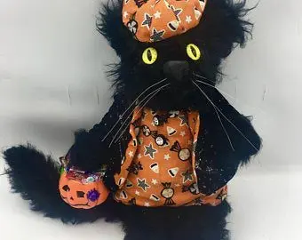 Plush demons: 20 cats in unreal Halloween costumes