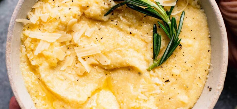 Polenta with cheese: the perfect combination. Video