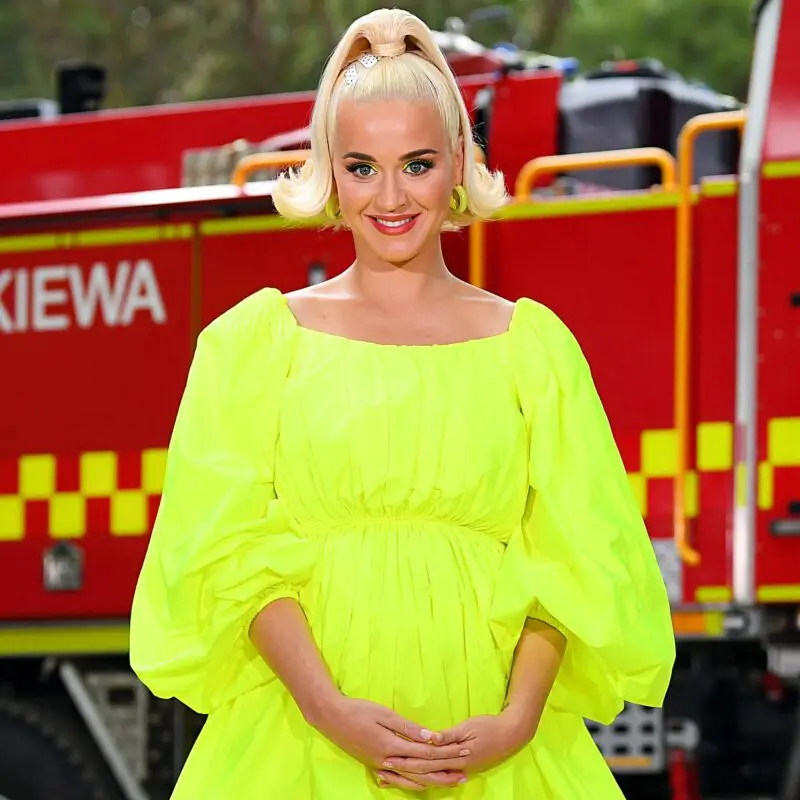 Popular signs of pregnancy in Katy Perry