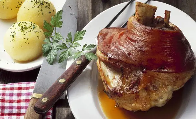 Pork knuckle with potatoes: how to bake in the oven? Video