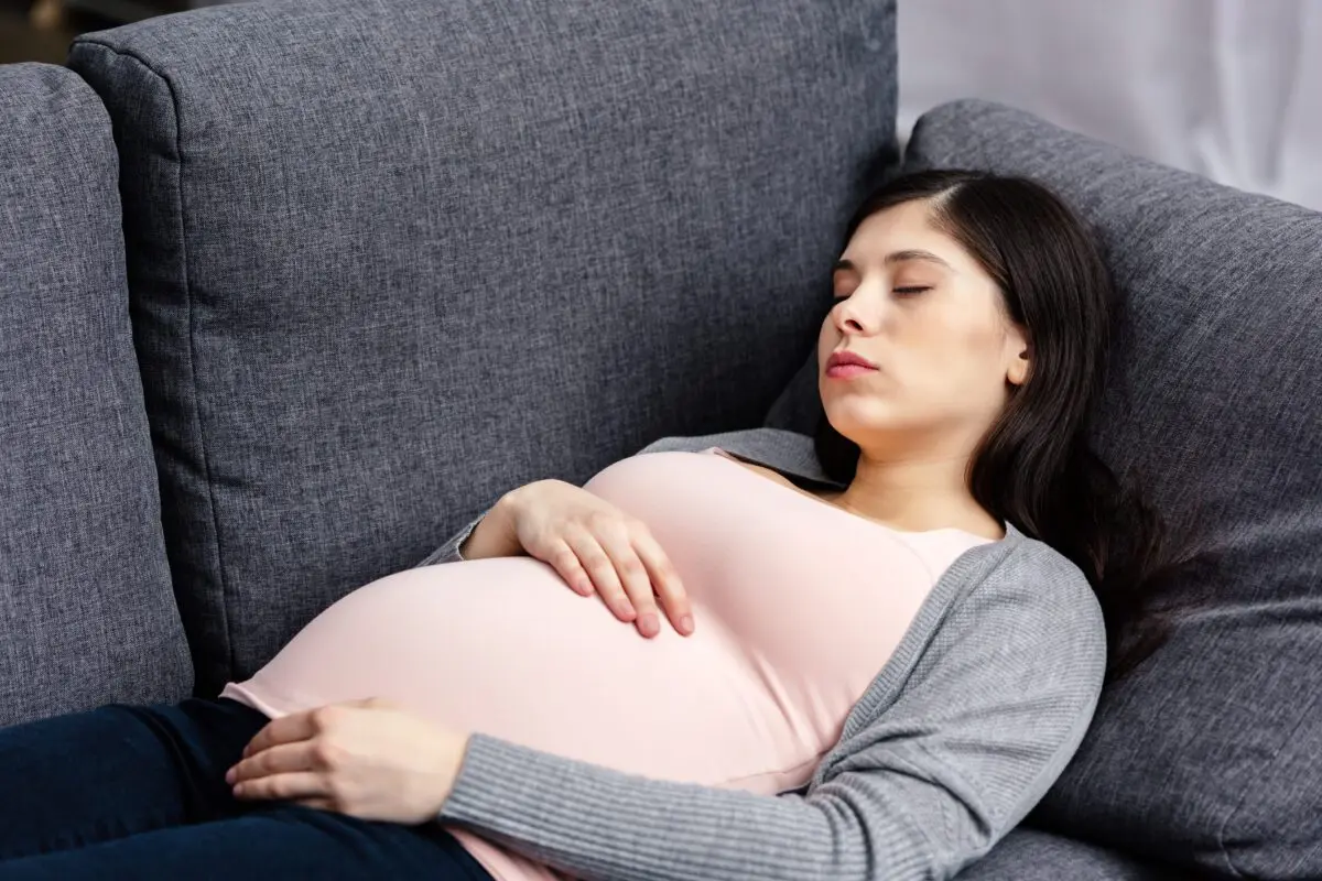 Pregnant women should not sleep on their backs