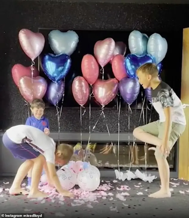 Priceless: the boy cried with happiness upon learning that he would have a sister