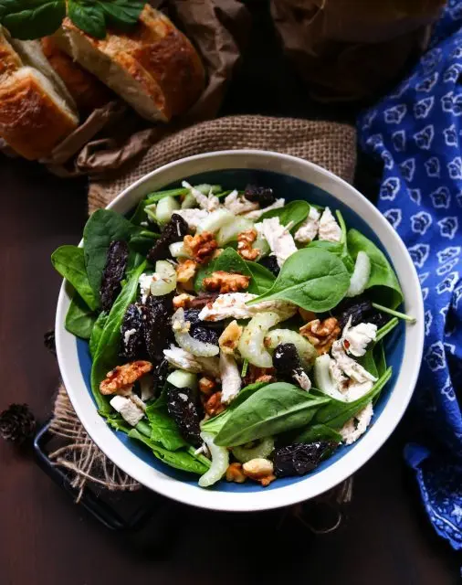 Prune salad: recipes with chicken and nuts. Video