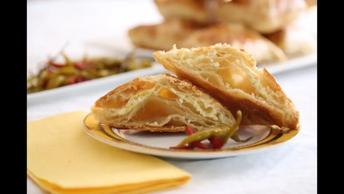 Puff pastry khachapuri: video recipe