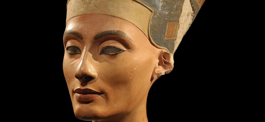 Queen Nefertiti lives in England