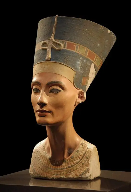 Queen Nefertiti lives in England