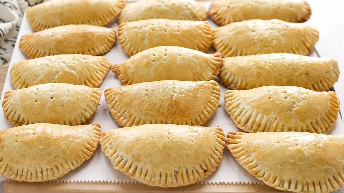 Quick meat pie: how to bake? Video