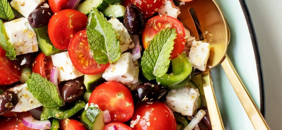 Recipes for the perfect salad for those on the PP: how to cook