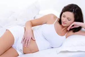 Relieve pregnancy nausea naturally
