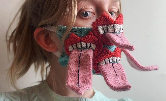 Smiješne pletene maske postale su hit na mreži: 10 smiješnih fotografija
