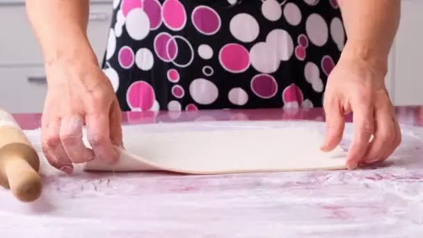 Roll dough: how to cook? Video