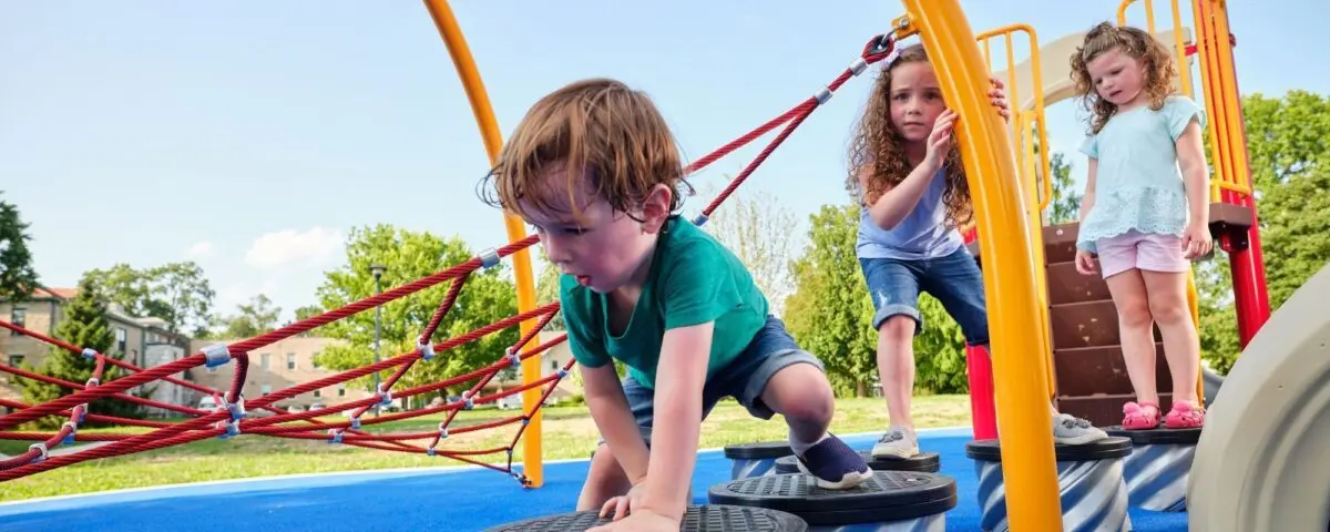 Rules of conduct for mothers and children on the playground