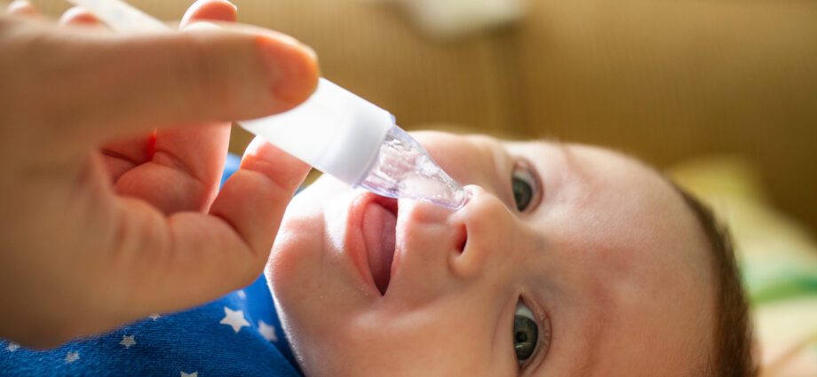 Runny nose and cough in infants: how to treat? Video