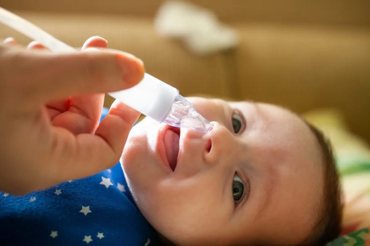 Runny nose and cough in infants: how to treat? Video