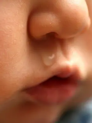 Runny nose in a baby: how to clean a baby&#8217;s nose? Video