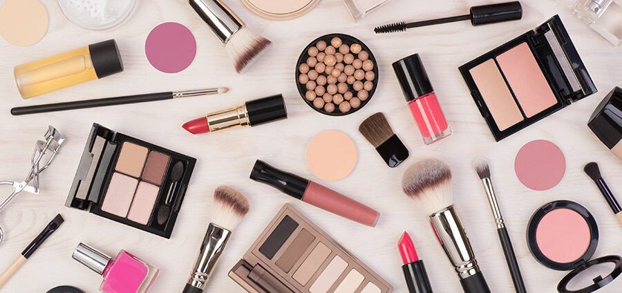 Secrets of fashionable makeup Ulyanovsk