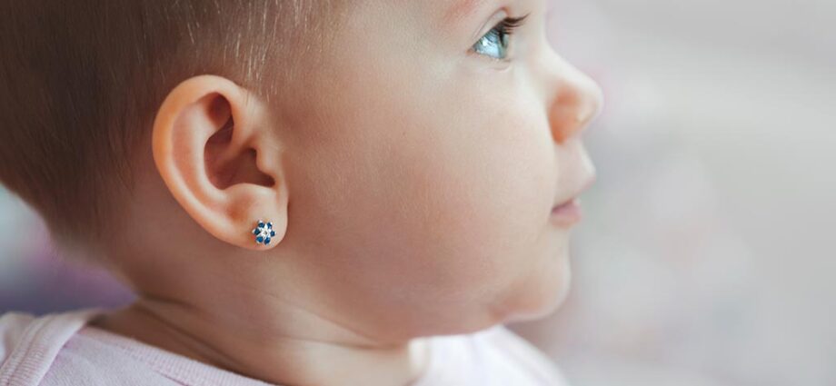 Should you pierce your child&#8217;s ears and when