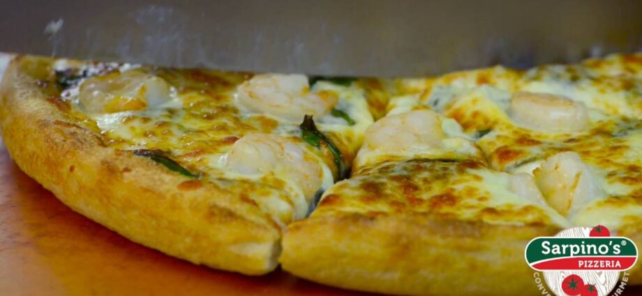 Shrimp pizza: a real gourmet recipe. Video