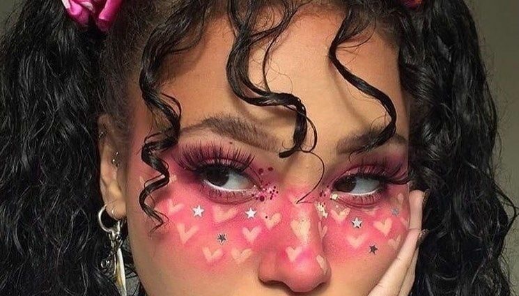 Soft girl makeup: top 5 fashion looks from TikTok