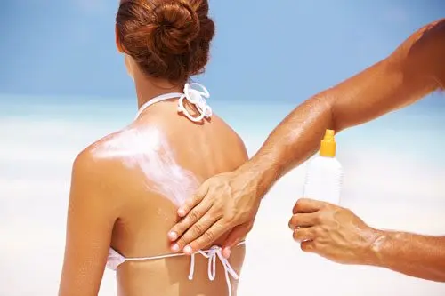 Solarium harm. The benefits of sunburn. Video