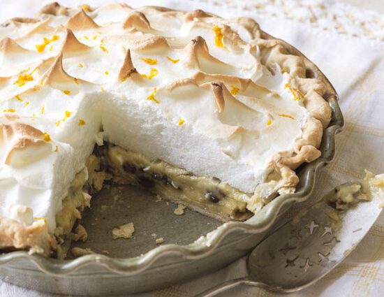 Sour cream pie: a simple solution. Video