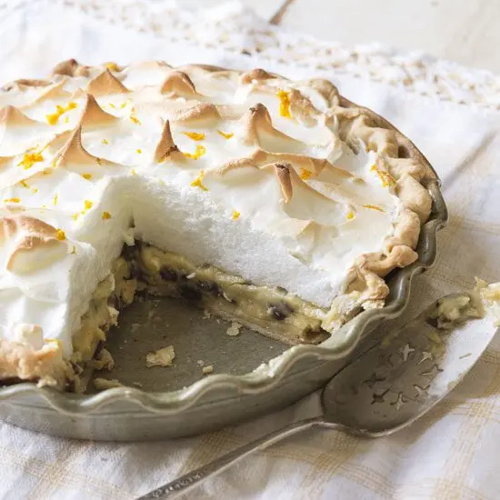 Sour cream pie: a simple solution. Video