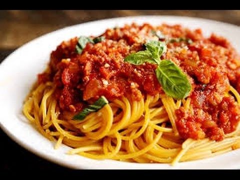 Spaghetti sauce: pasta&#8217;s best friend. Video