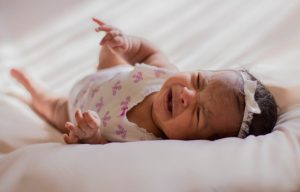 抽泣的痙攣：如何應對嬰兒的抽泣？