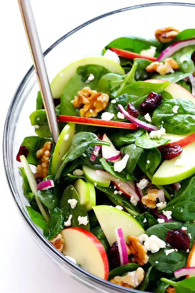 Spinach salad: a healthy recipe. Video