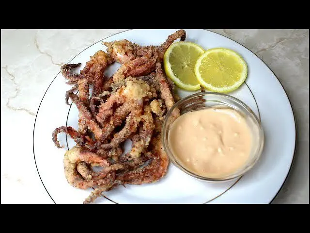 Squid tentacles in batter. Video recipe