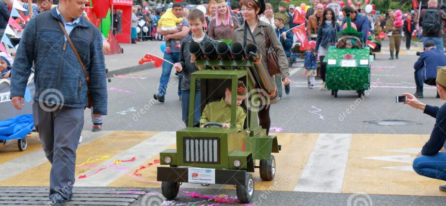 stroller parade in penza photo