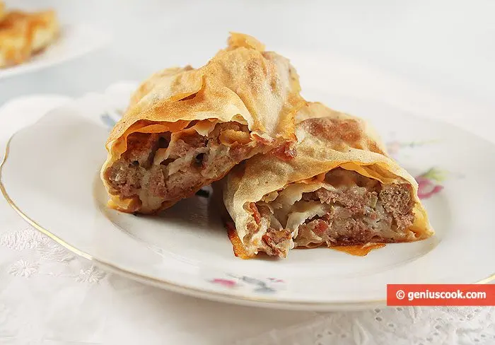 Strudel with meat: tips on how to cook. Video
