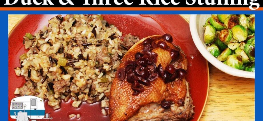 Stuffed duck with rice: how to cook? Video