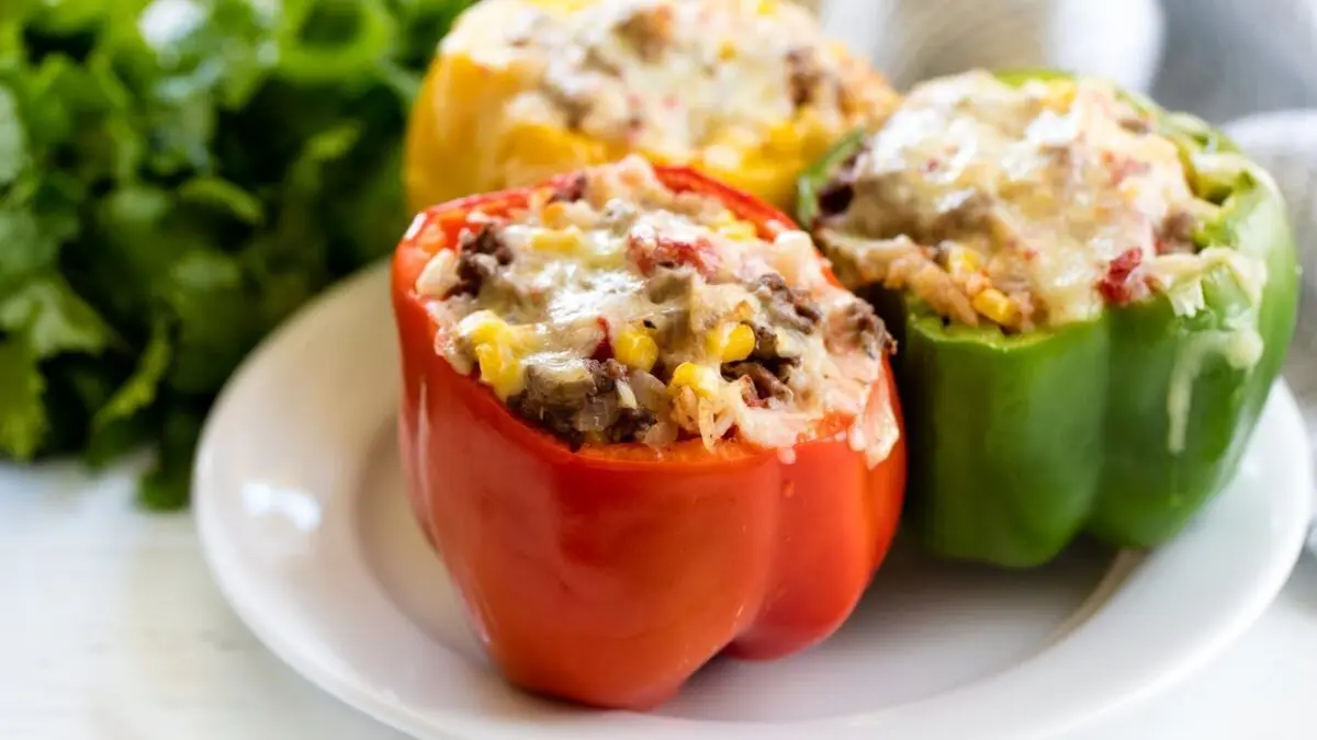 Stuffed peppers: cook at home. Video