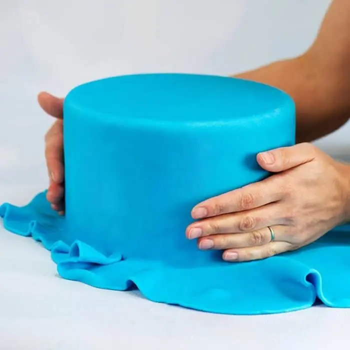 Sugar fondant for cake decorating. Video recipe