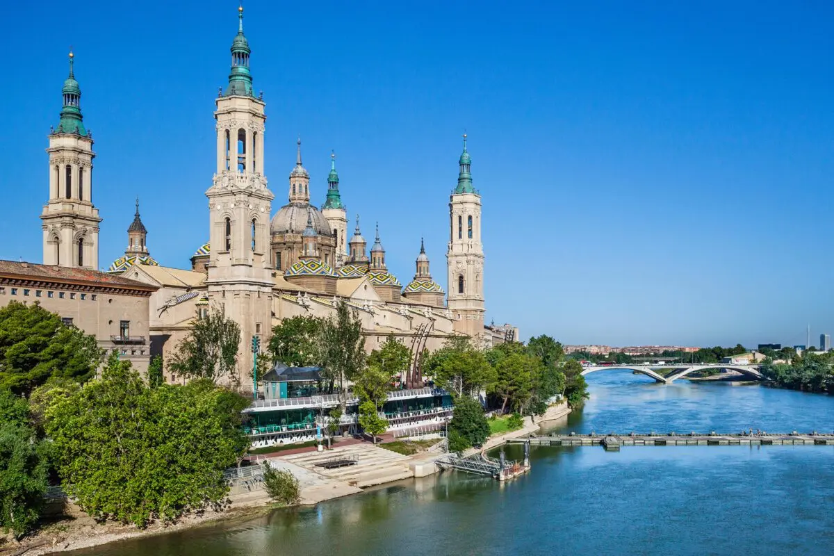 Tapas on the banks of the Ebro River in Zaragoza and Province