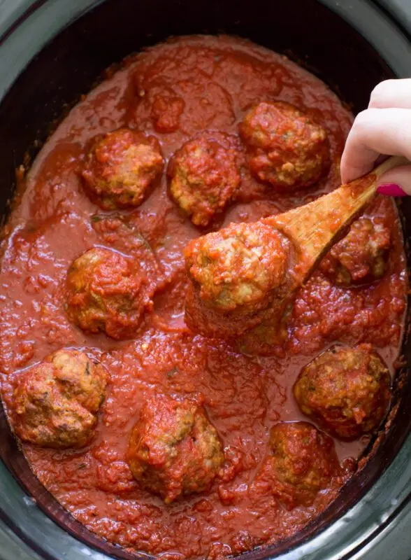 Tender minced meatballs. Video recipe