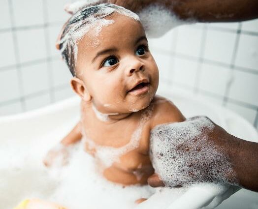 The baby&#8217;s bath: a special moment