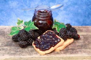 The benefits and harms of blackberries