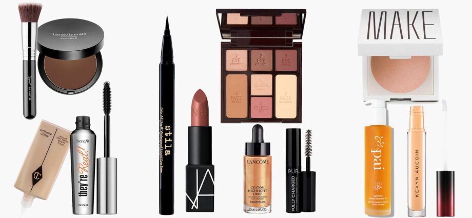 Makeup cosmetics that everyone should have