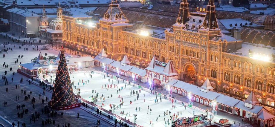 The best ice skating rinks in Moscow